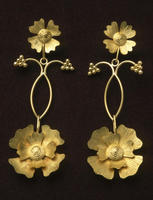 Suzan Rezac 18K gold poppy earrings